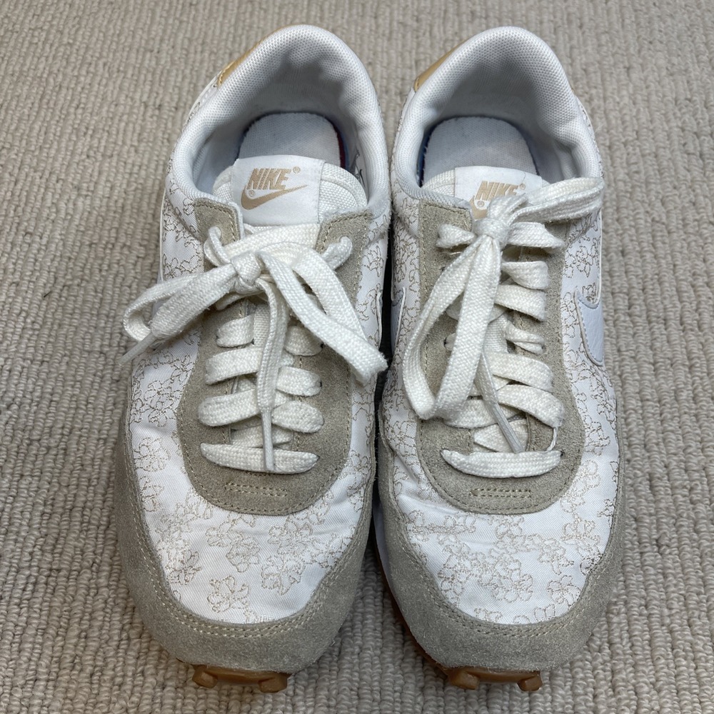 Nike Women's 7.5 DayBreak SE Shoes Sesame 'Flower Embroidery' Sneakers